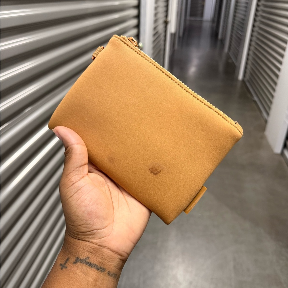 Dagne Dover
 Pouch